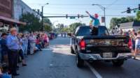 parade17091713_small.jpg